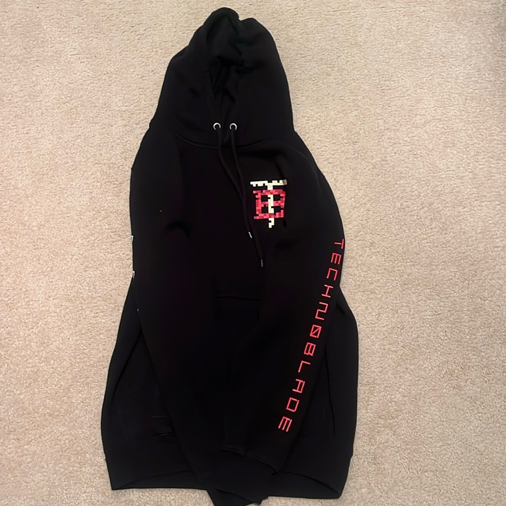 It’s a barely worn official Technoblade merch hoodie in the color black